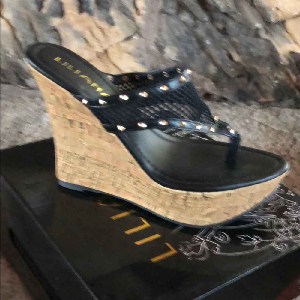New in box Black Liliana sandals